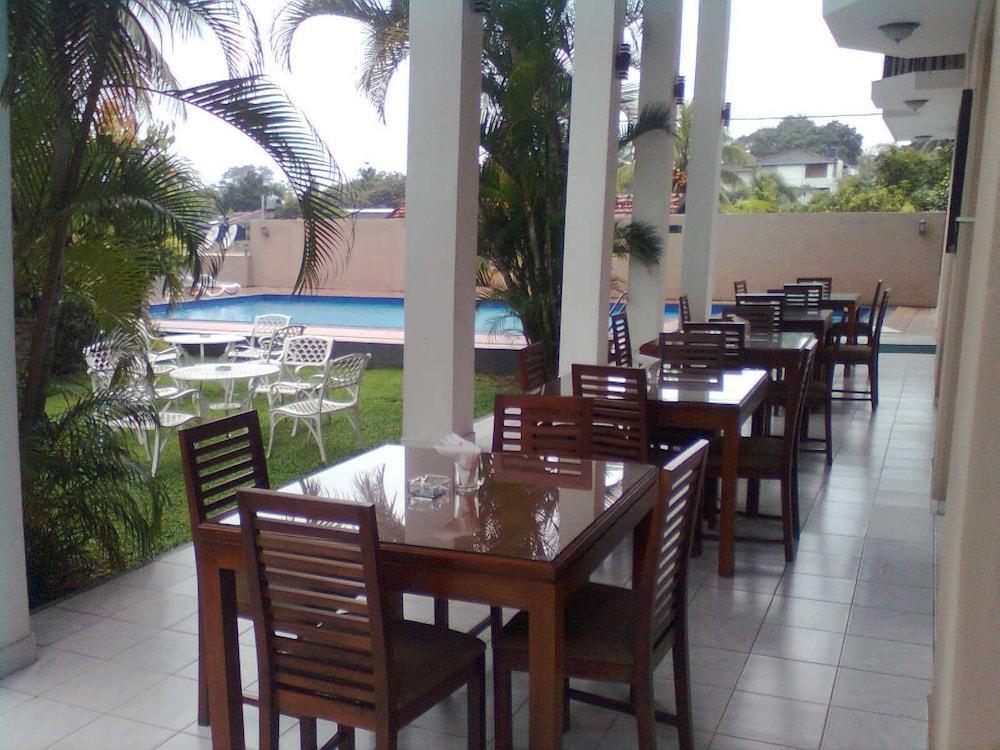 Grand 7 Hotel Thalawathugoda Talawatugoda Esterno foto