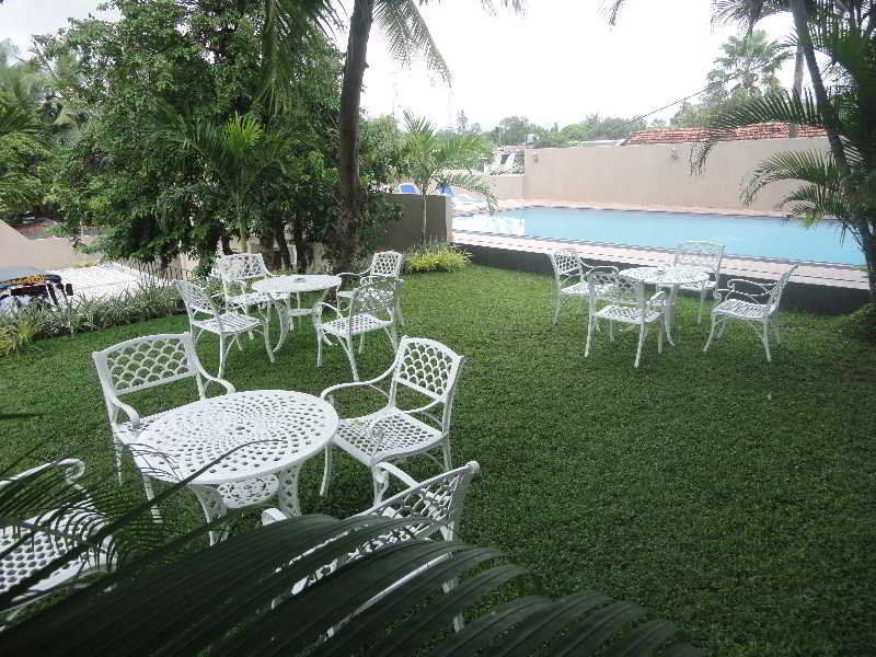 Grand 7 Hotel Thalawathugoda Talawatugoda Esterno foto